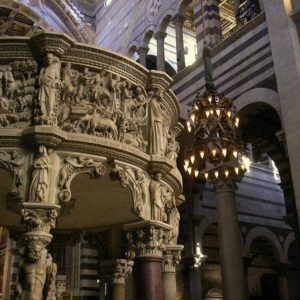 Piza - wnętrze katedry